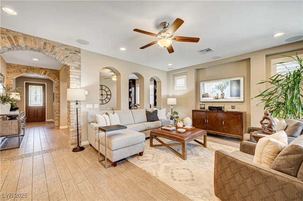 5813 Summit Greens, North Las Vegas, NV 89081