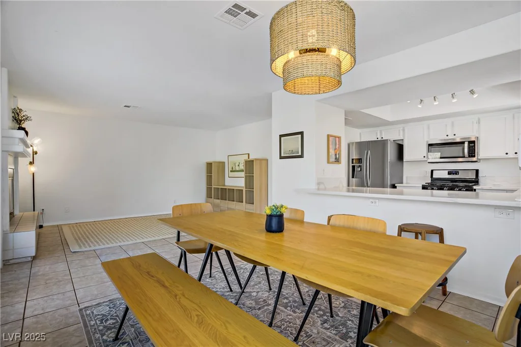 1616 Royal Canyon, Las Vegas, NV 89128