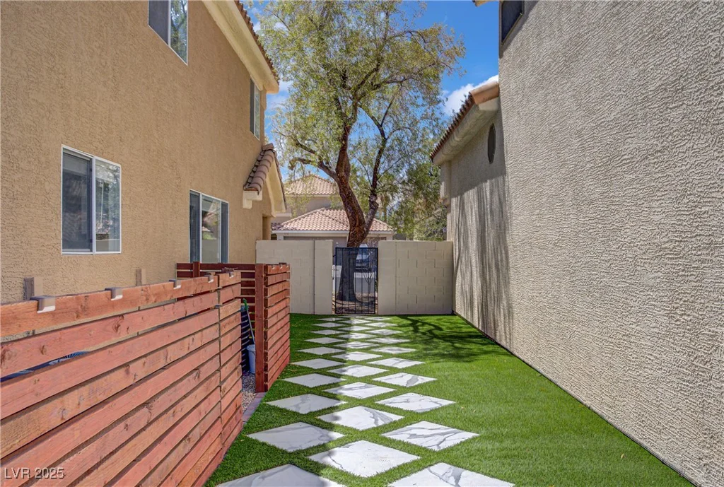 1616 Royal Canyon, Las Vegas, NV 89128