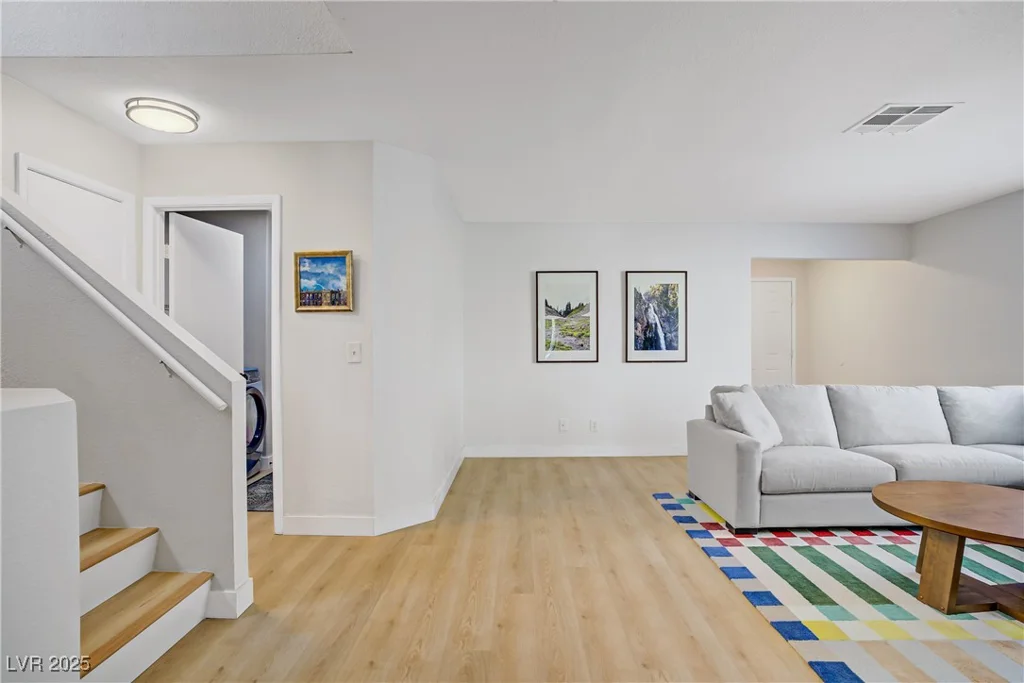 1616 Royal Canyon, Las Vegas, NV 89128