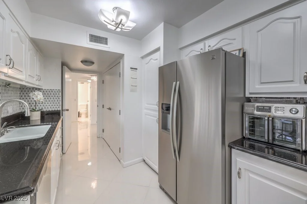 205 Harmon, Las Vegas, NV 89169