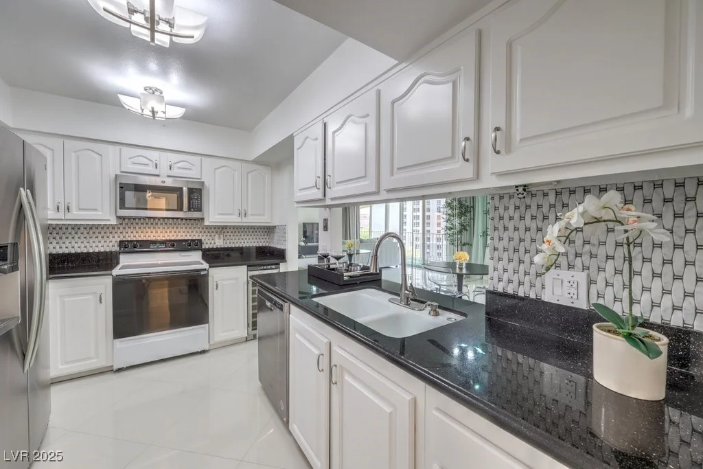 205 Harmon, Las Vegas, NV 89169