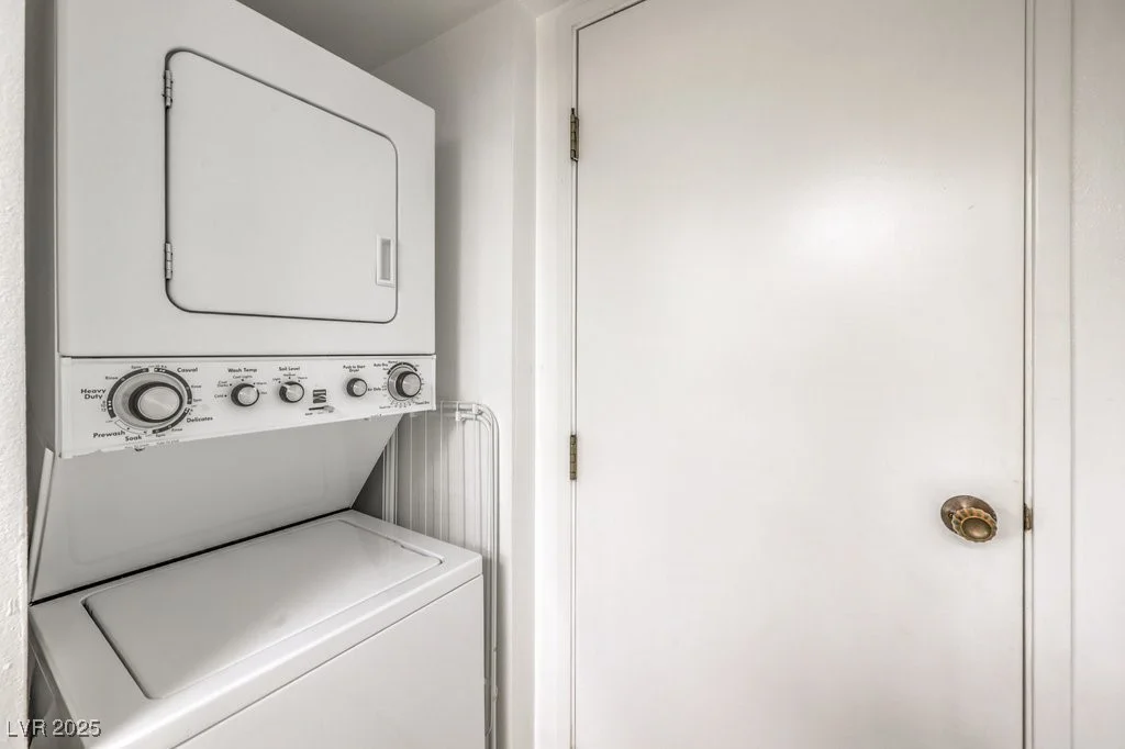 205 Harmon, Las Vegas, NV 89169