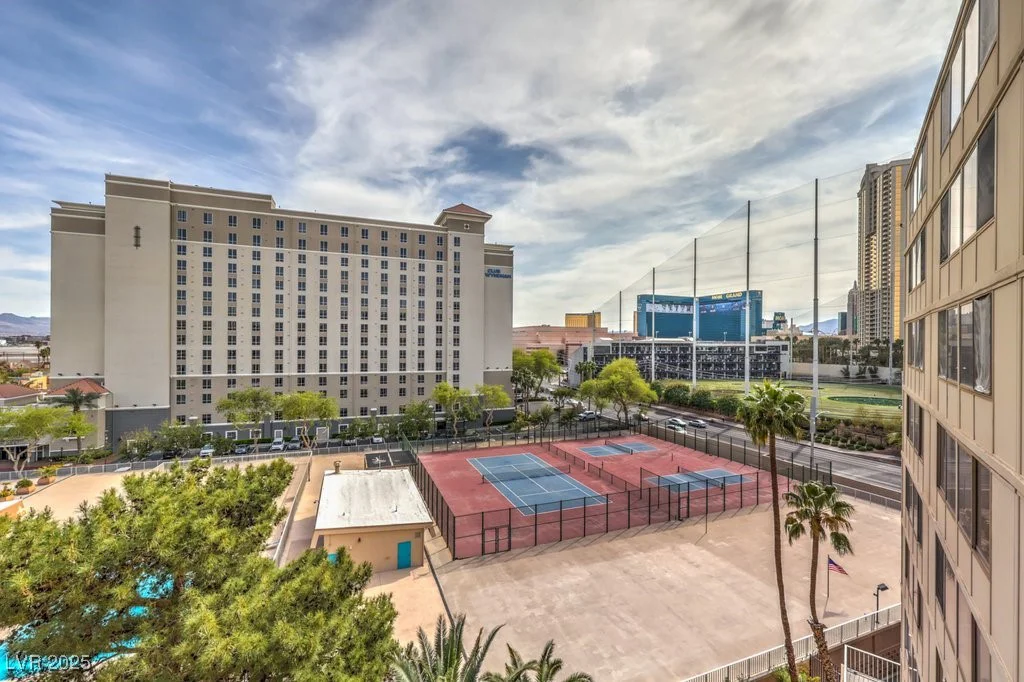 205 Harmon, Las Vegas, NV 89169