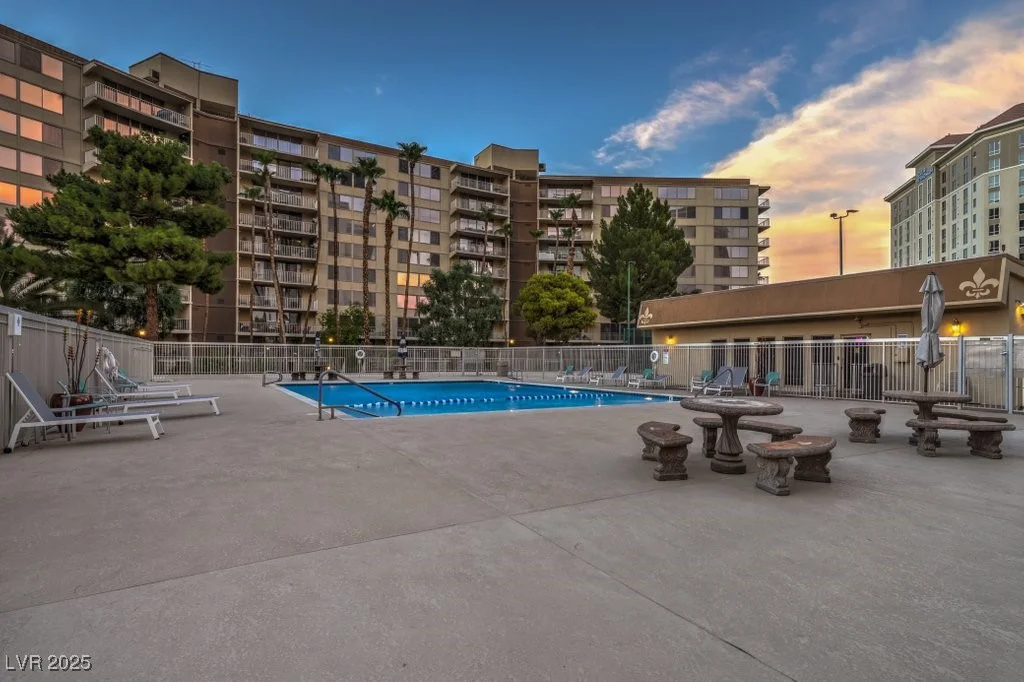 205 Harmon, Las Vegas, NV 89169