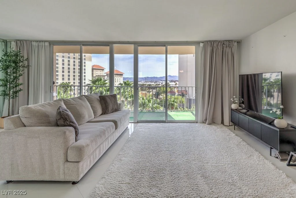 205 Harmon, Las Vegas, NV 89169