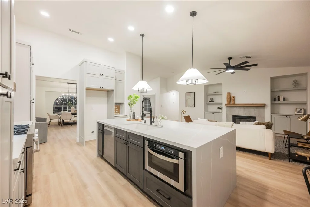 4016 Tyler William, Las Vegas, NV 89130