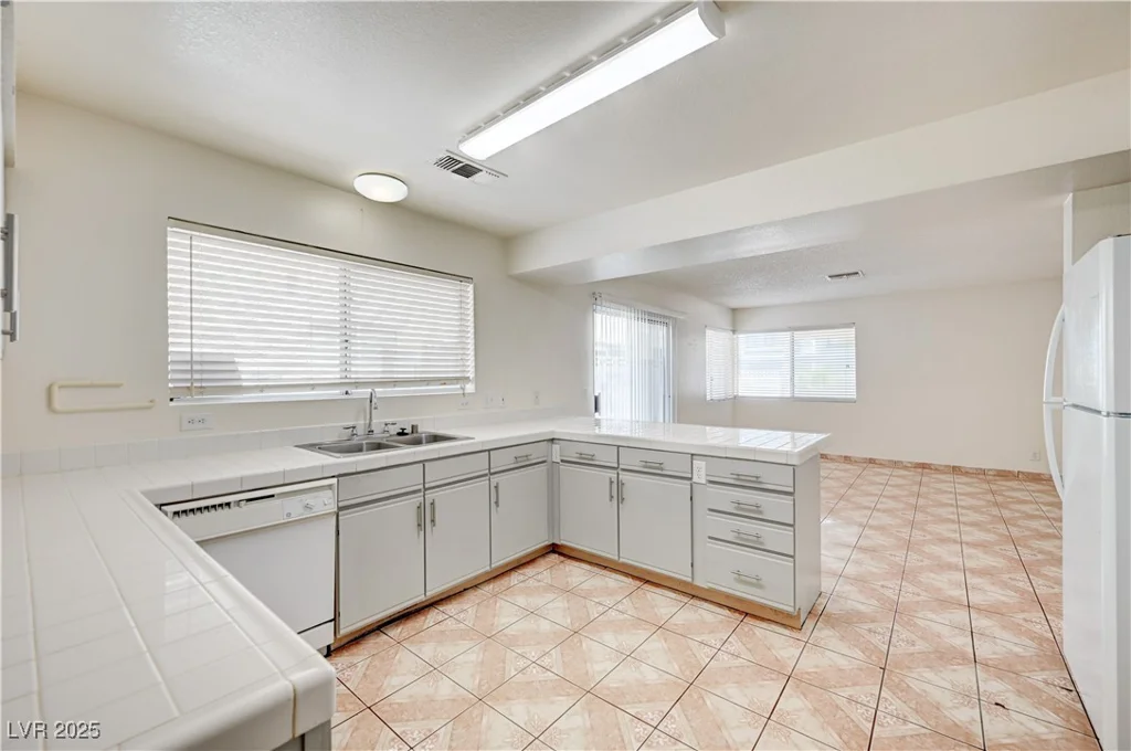 420 Clifton Heights, Las Vegas, NV 89145