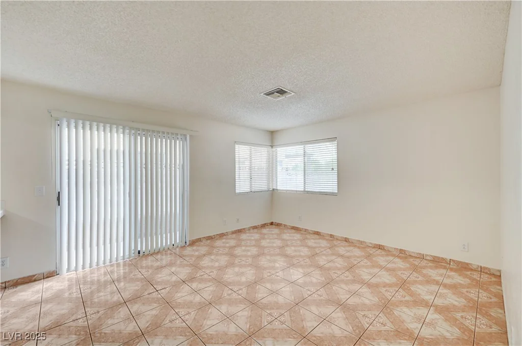 420 Clifton Heights, Las Vegas, NV 89145