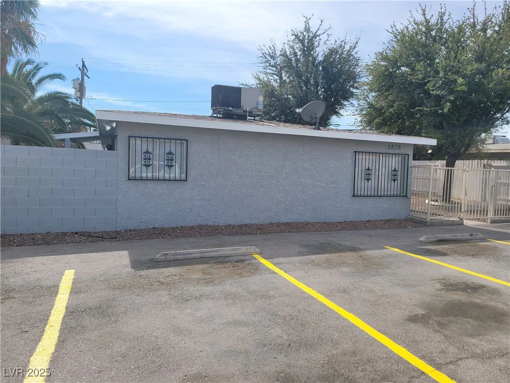 1828 Lewis, Las Vegas, NV 89101