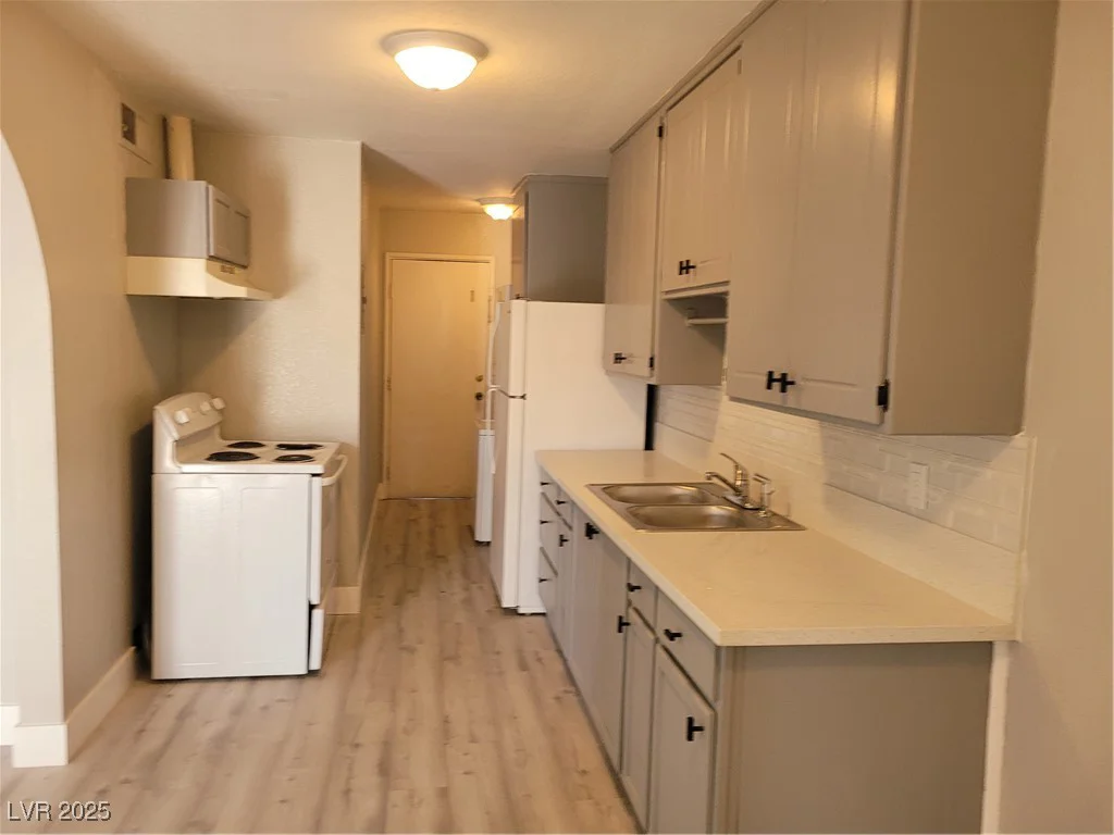 1828 Lewis, Las Vegas, NV 89101
