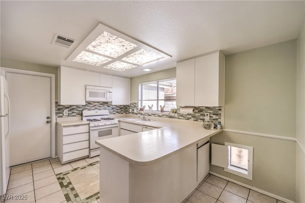 3429 Irv Marcus, Las Vegas, NV 89108