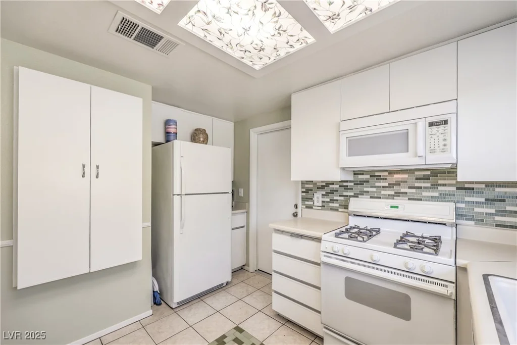 3429 Irv Marcus, Las Vegas, NV 89108