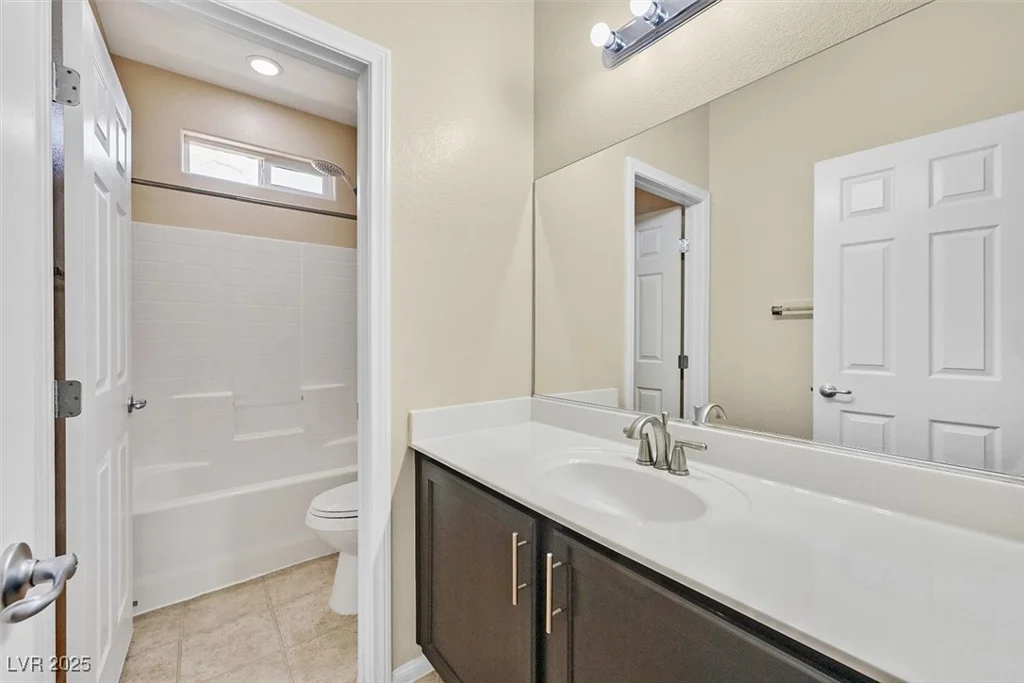 7558 Crooked Branch, Las Vegas, NV 89143