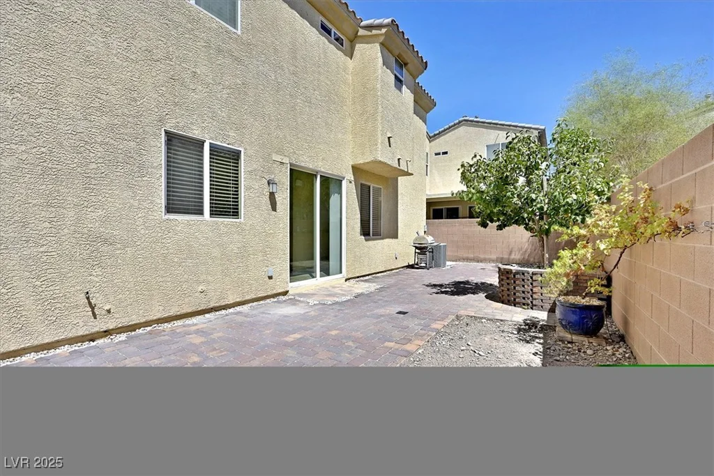 7558 Crooked Branch, Las Vegas, NV 89143