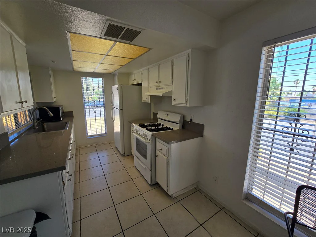 1405 Vegas Valley, Las Vegas, NV 89169