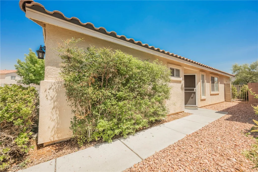 6116 Shallow Springs, Las Vegas, NV 89130