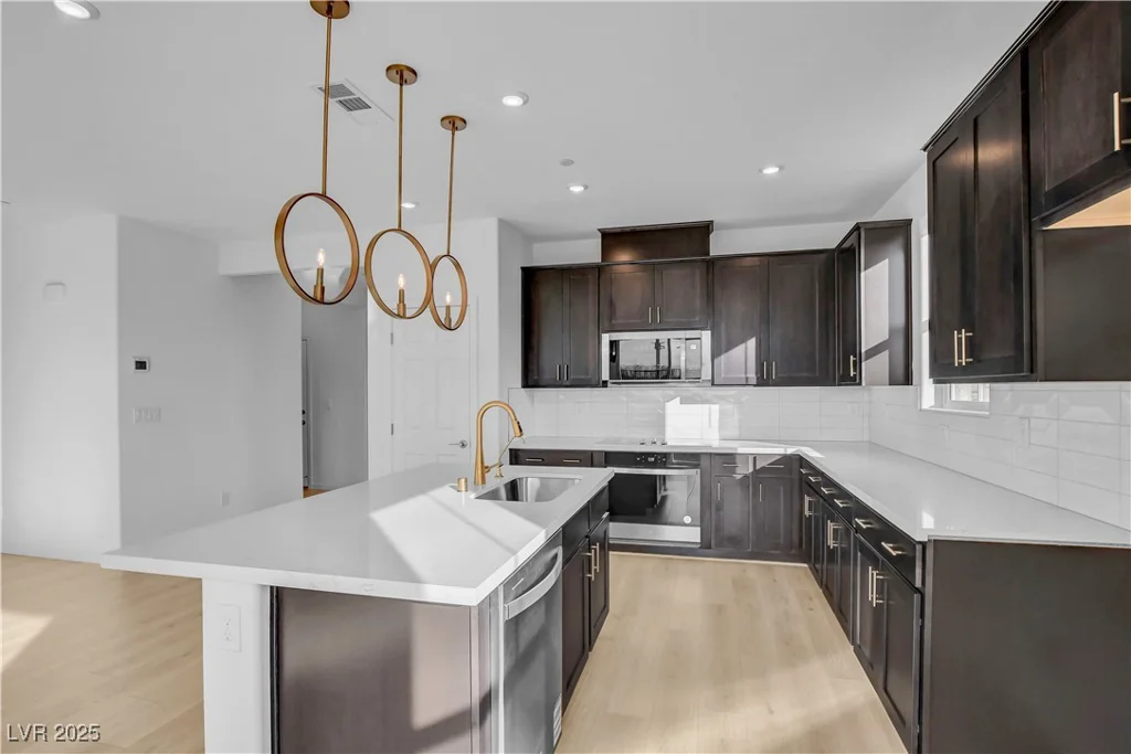 321 Blossom Wind, Henderson, NV 89015