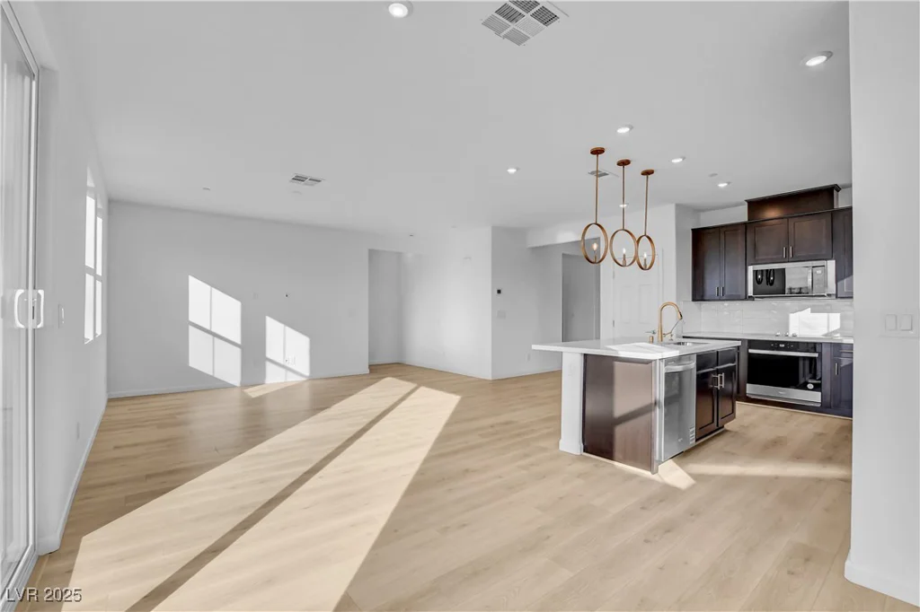 321 Blossom Wind, Henderson, NV 89015