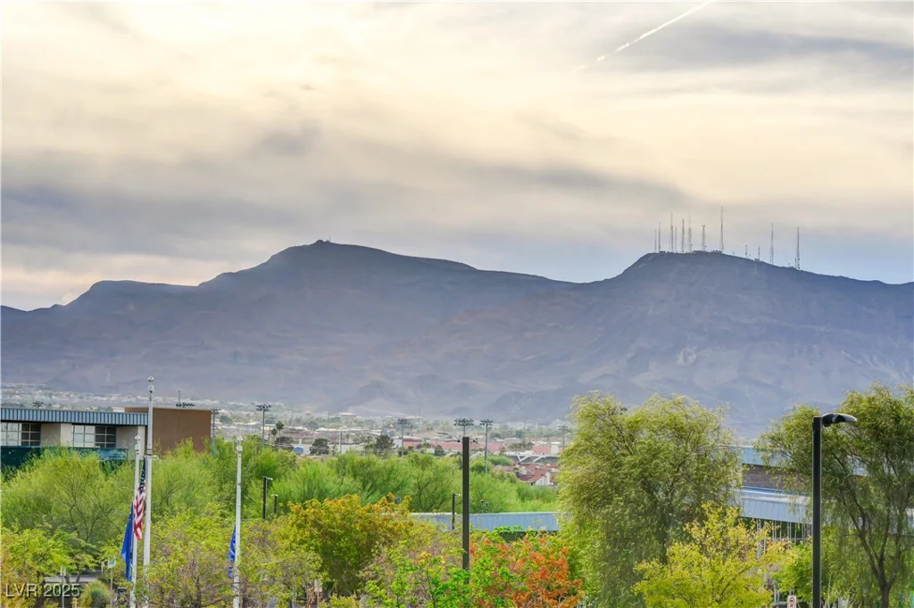 321 Blossom Wind, Henderson, NV 89015
