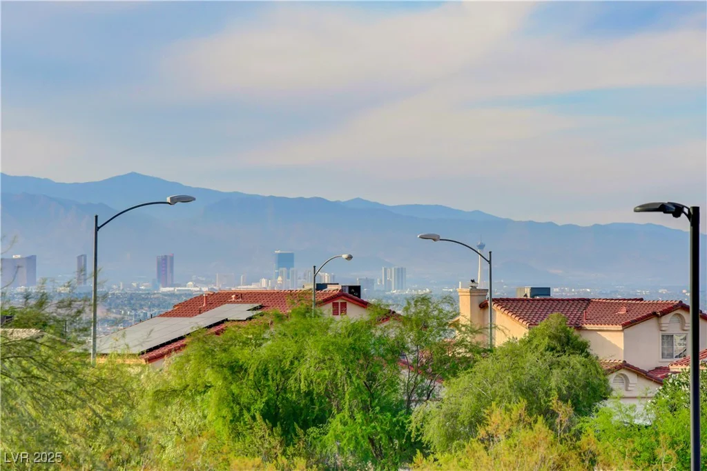 321 Blossom Wind, Henderson, NV 89015