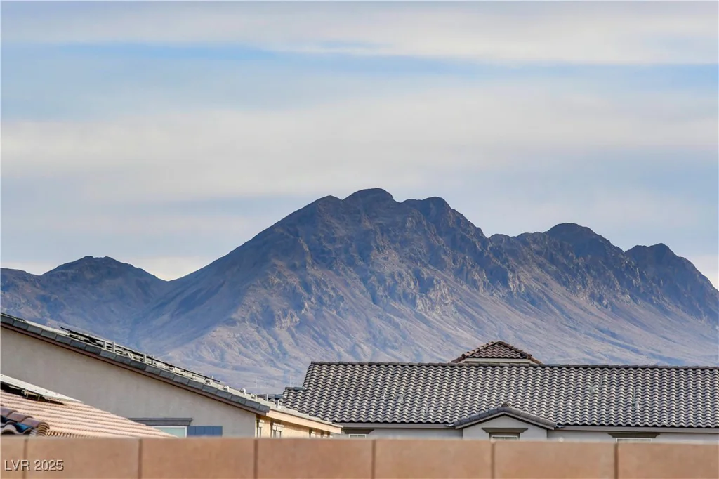 321 Blossom Wind, Henderson, NV 89015