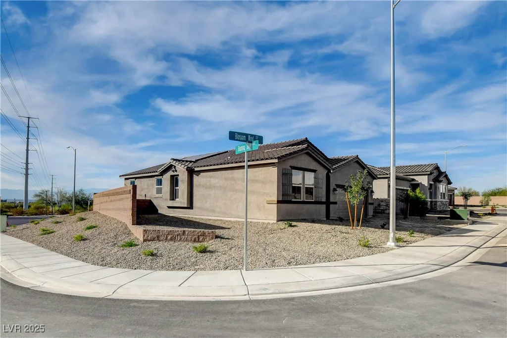 321 Blossom Wind, Henderson, NV 89015