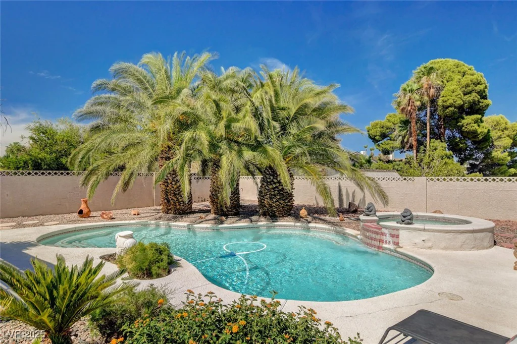 1909 Oakleaf, Las Vegas, NV 89146