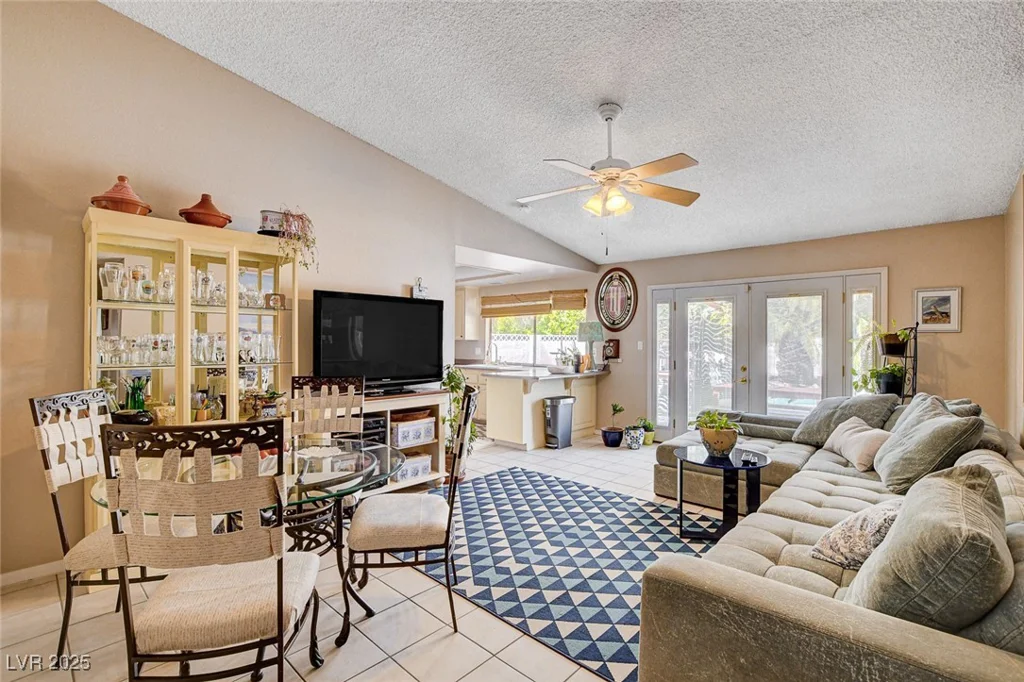 1909 Oakleaf, Las Vegas, NV 89146