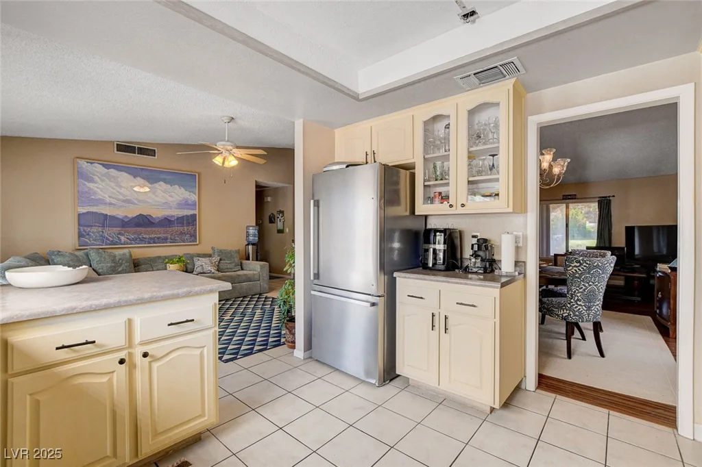 1909 Oakleaf, Las Vegas, NV 89146