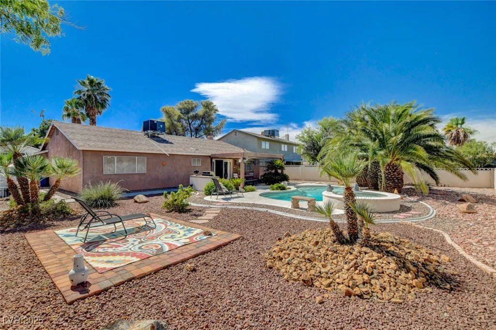1909 Oakleaf, Las Vegas, NV 89146