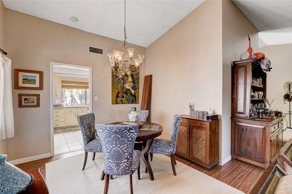 1909 Oakleaf, Las Vegas, NV 89146