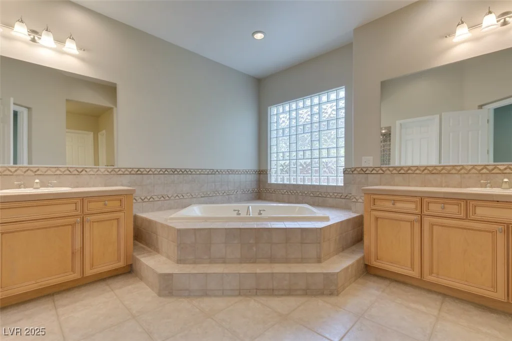 213 Villa Borghese, Las Vegas, NV 89138