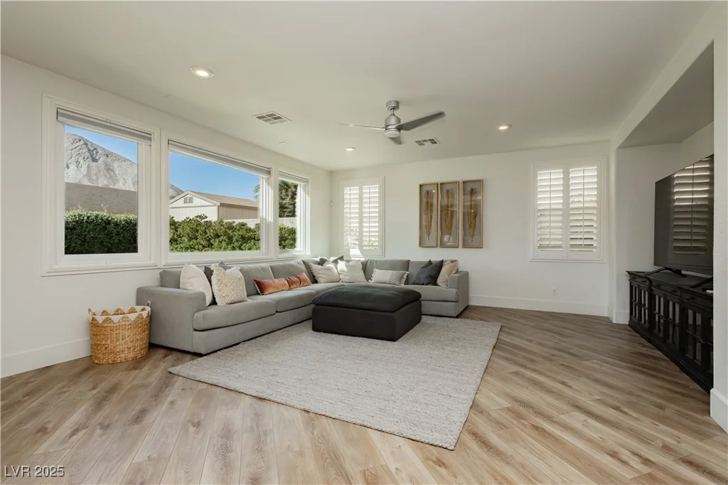 29 Blue Valley, Henderson, NV 89002