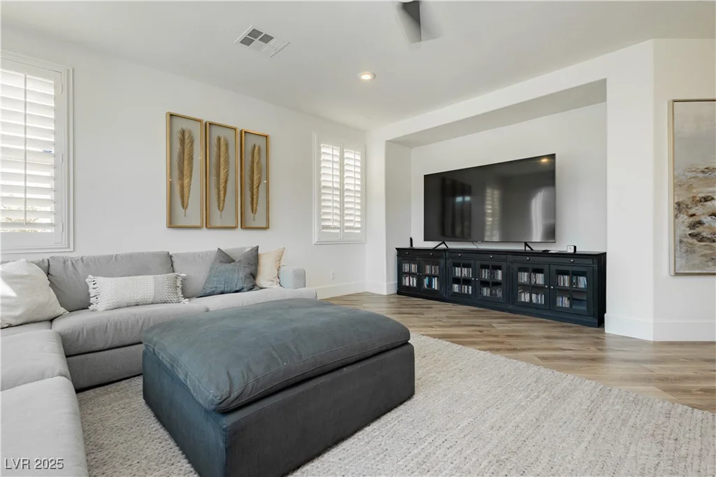 29 Blue Valley, Henderson, NV 89002