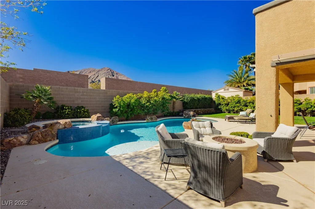 29 Blue Valley, Henderson, NV 89002