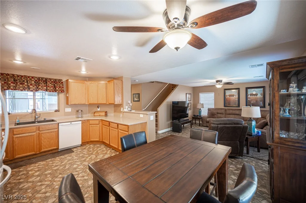 121 Snow Dome, North Las Vegas, NV 89031