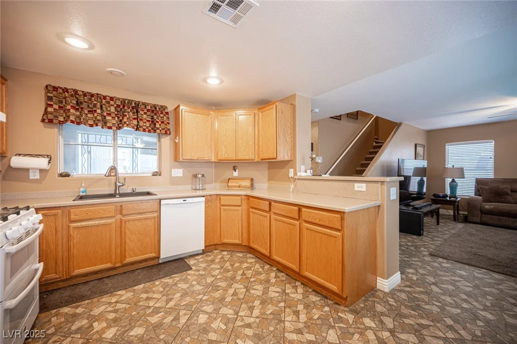 121 Snow Dome, North Las Vegas, NV 89031