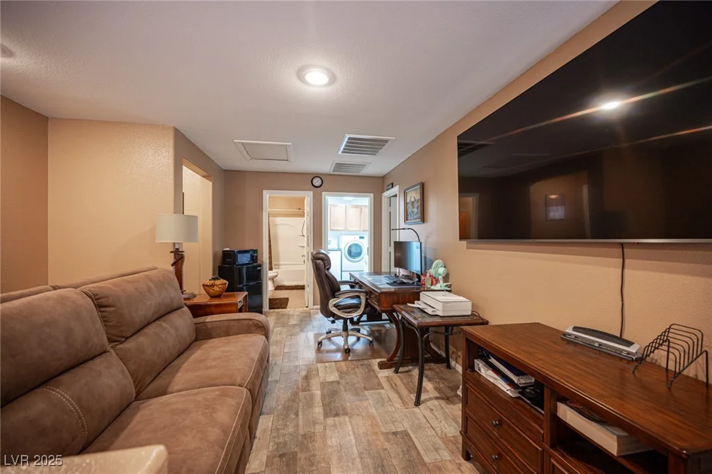 121 Snow Dome, North Las Vegas, NV 89031