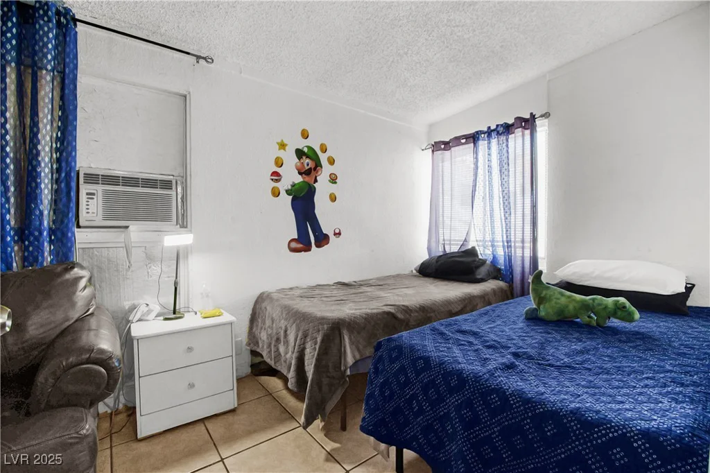 2837 Hickey, North Las Vegas, NV 89030