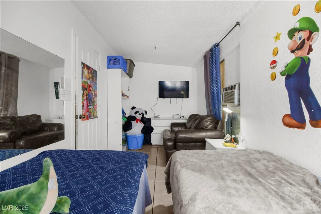2837 Hickey, North Las Vegas, NV 89030
