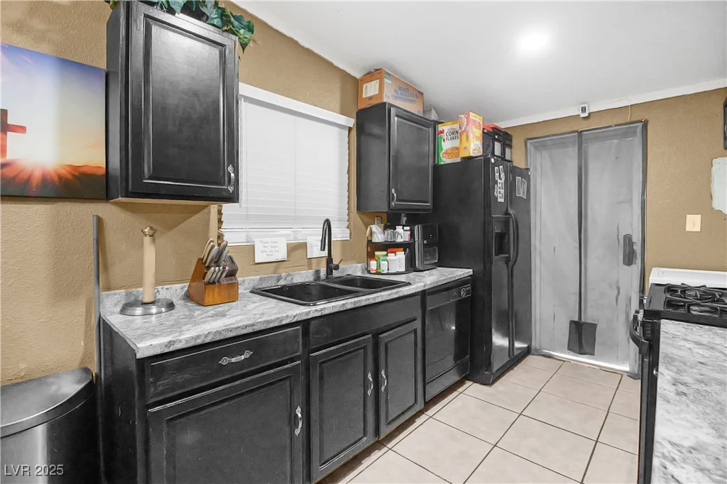 2837 Hickey, North Las Vegas, NV 89030