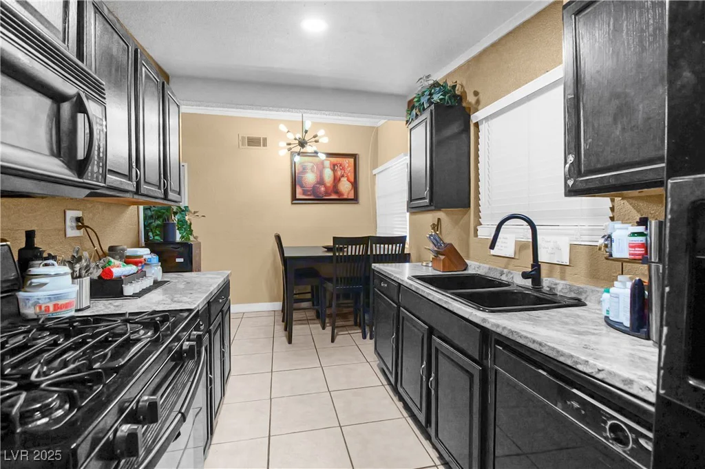 2837 Hickey, North Las Vegas, NV 89030
