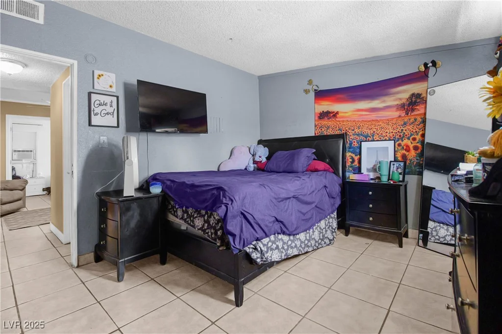 2837 Hickey, North Las Vegas, NV 89030