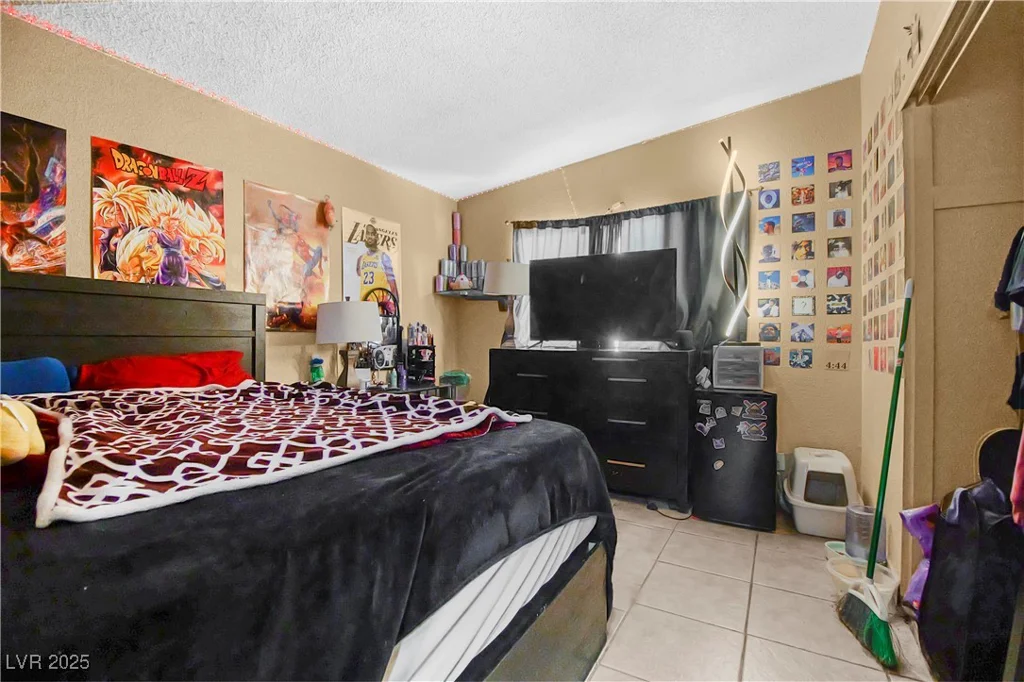 2837 Hickey, North Las Vegas, NV 89030