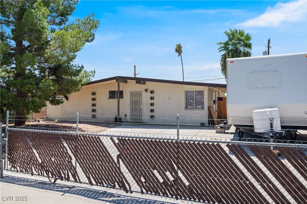 2837 Hickey, North Las Vegas, NV 89030