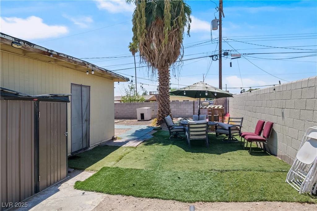 2837 Hickey, North Las Vegas, NV 89030