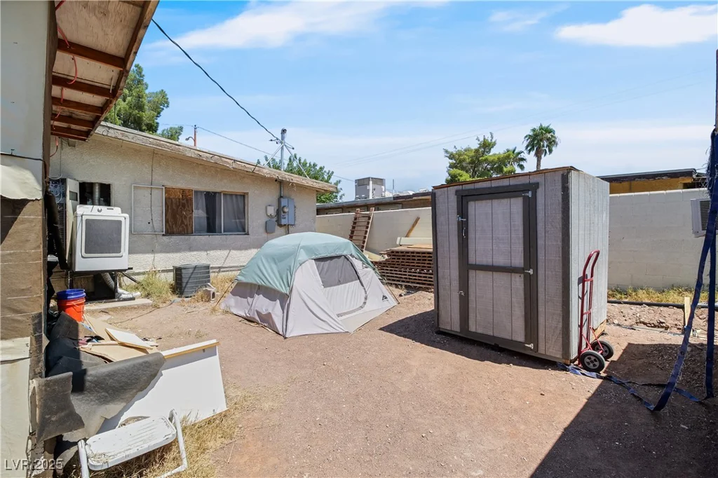 2837 Hickey, North Las Vegas, NV 89030