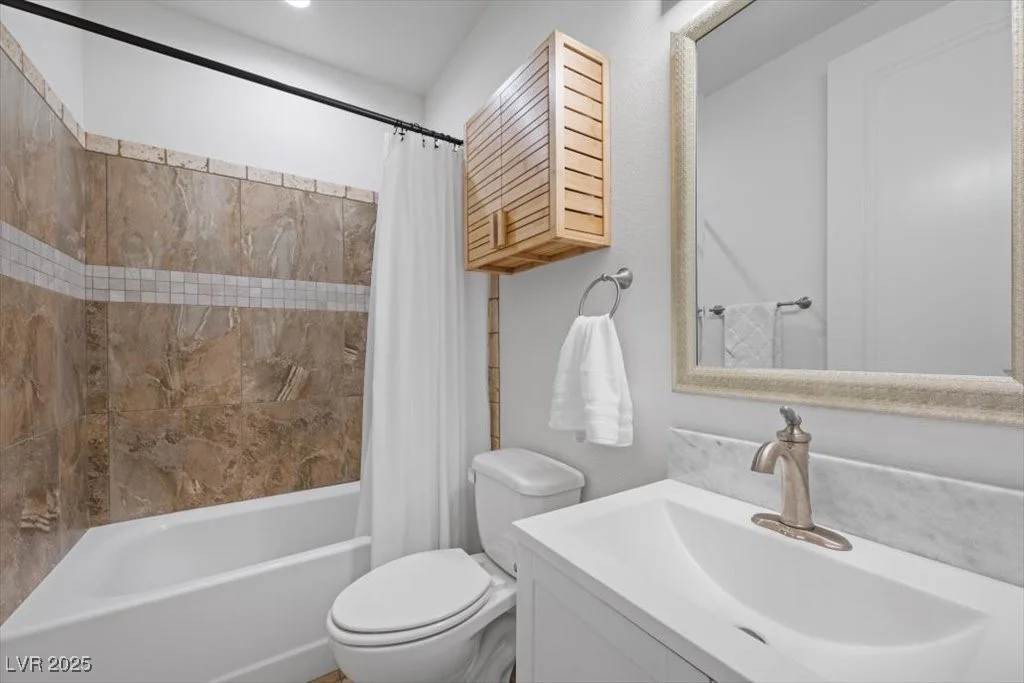 7140 La Cienega, Las Vegas, NV 89119