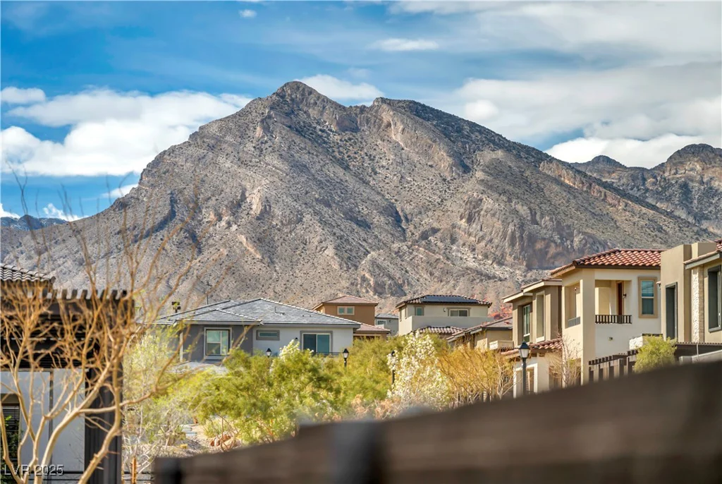 500 Pear Lake St, Las Vegas, NV 89138